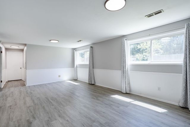 9221 W Suncrest St, Wichita, KS 67212