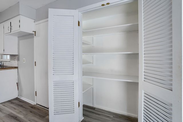 9221 W Suncrest St, Wichita, KS 67212