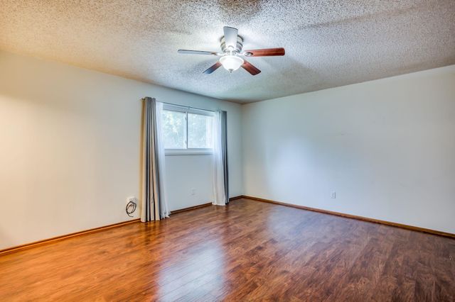 9221 W Suncrest St, Wichita, KS 67212