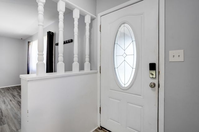 9221 W Suncrest St, Wichita, KS 67212