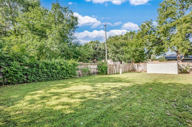 9221 W Suncrest St, Wichita, KS 67212