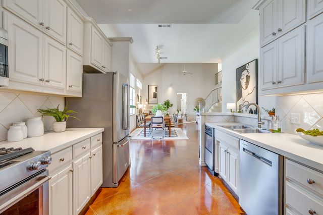 5065 Pershing Avenue, Fort Worth, TX 76107