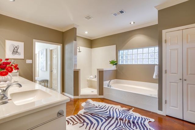 5065 Pershing Avenue, Fort Worth, TX 76107