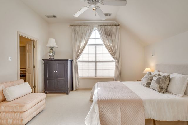 5065 Pershing Avenue, Fort Worth, TX 76107