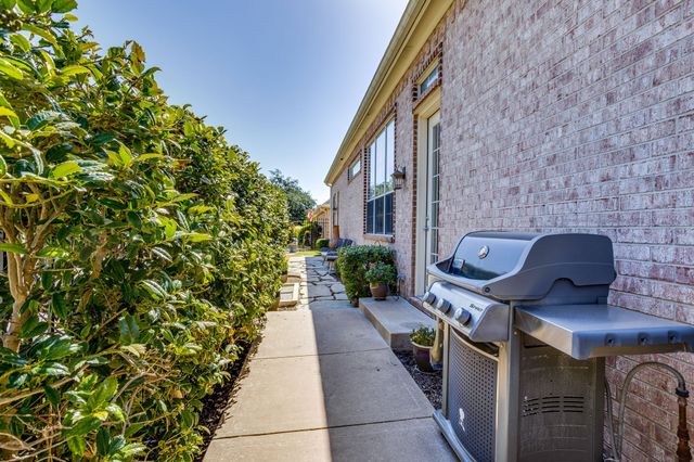 5065 Pershing Avenue, Fort Worth, TX 76107