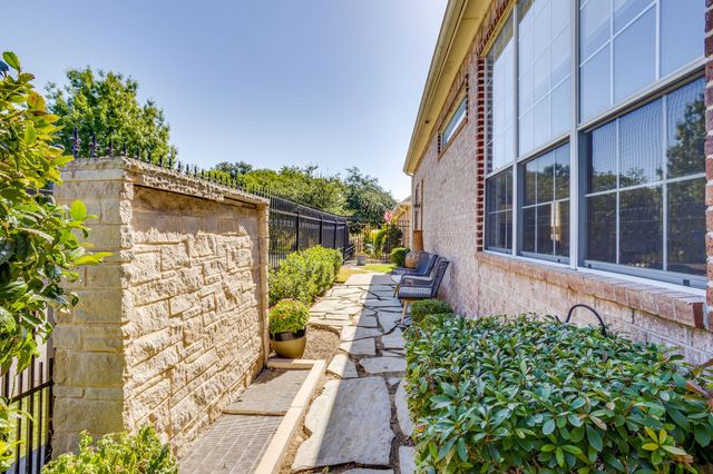 5065 Pershing Avenue, Fort Worth, TX 76107