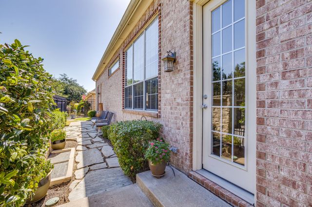 5065 Pershing Avenue, Fort Worth, TX 76107