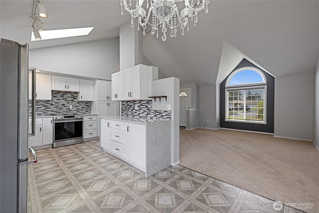 8 Lakewood Oaks Drive SW, Lakewood, WA 98499
