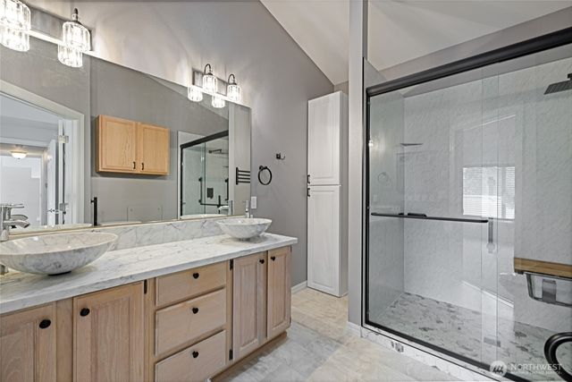 8 Lakewood Oaks Drive SW, Lakewood, WA 98499