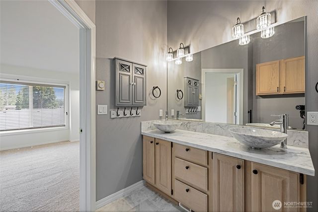8 Lakewood Oaks Drive SW, Lakewood, WA 98499