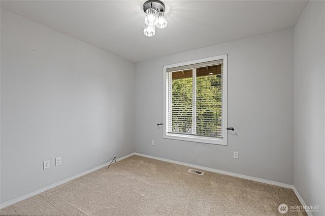 8 Lakewood Oaks Drive SW, Lakewood, WA 98499