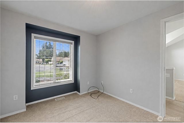 8 Lakewood Oaks Drive SW, Lakewood, WA 98499