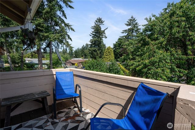 8 Lakewood Oaks Drive SW, Lakewood, WA 98499