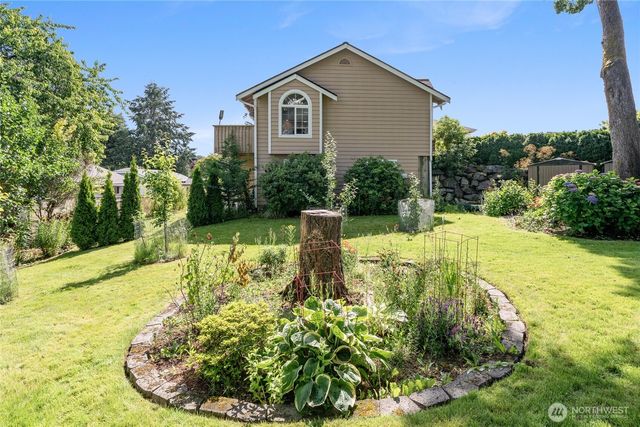 8 Lakewood Oaks Drive SW, Lakewood, WA 98499