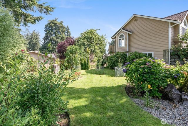 8 Lakewood Oaks Drive SW, Lakewood, WA 98499