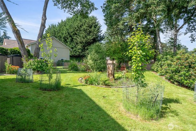 8 Lakewood Oaks Drive SW, Lakewood, WA 98499