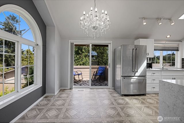 8 Lakewood Oaks Drive SW, Lakewood, WA 98499