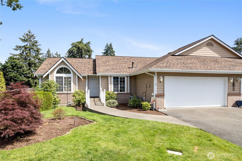8 Lakewood Oaks Drive SW, Lakewood, WA 98499