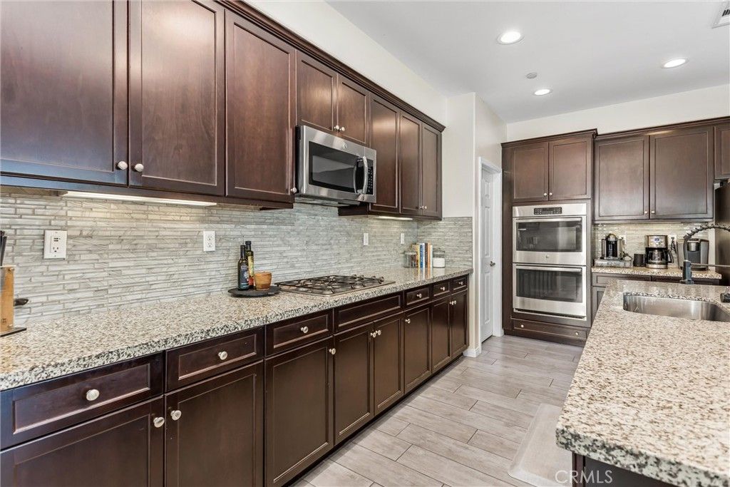 Image 9 of property listing at 29745 Desmond Drive, Highland, CA 92346