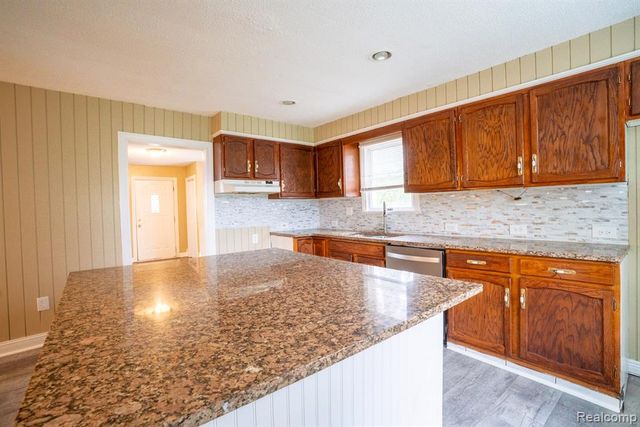15315 Semrau Avenue, Eastpointe, MI 48021