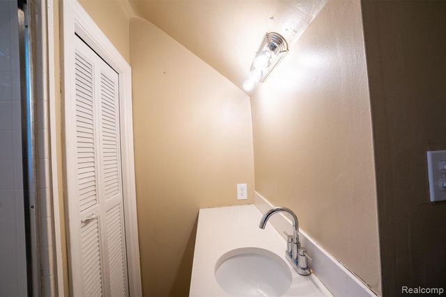 15315 Semrau Avenue, Eastpointe, MI 48021