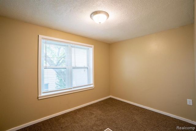 15315 Semrau Avenue, Eastpointe, MI 48021