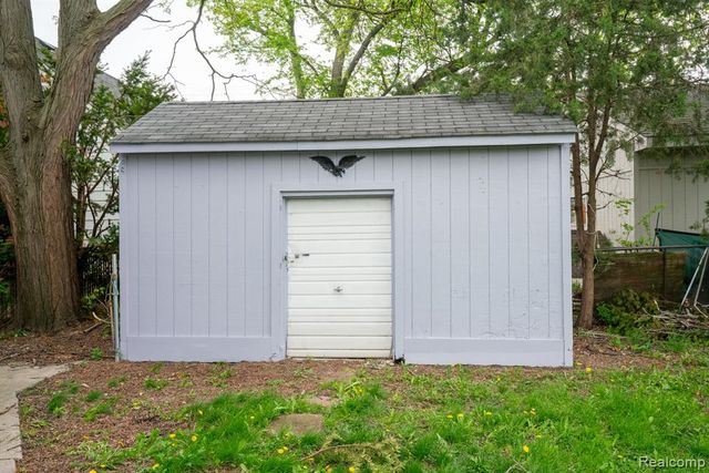15315 Semrau Avenue, Eastpointe, MI 48021