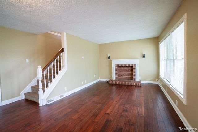 15315 Semrau Avenue, Eastpointe, MI 48021