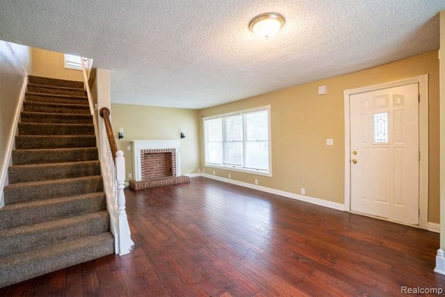 15315 Semrau Avenue, Eastpointe, MI 48021