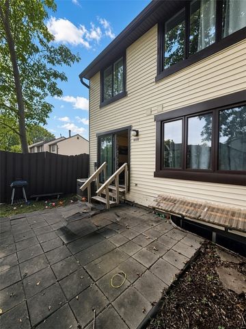 1252 Charlesgate Circle, Amherst, NY 14051