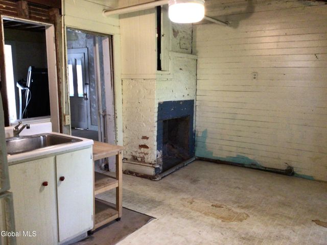 1339 3rd Avenue, Watervliet, NY 12189