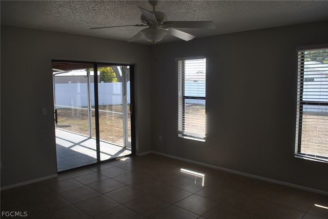 1424 Carmelle DR, Fort Myers, FL 33919