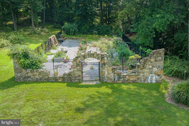 GLENSIDE RD, Downingtown, PA 19335