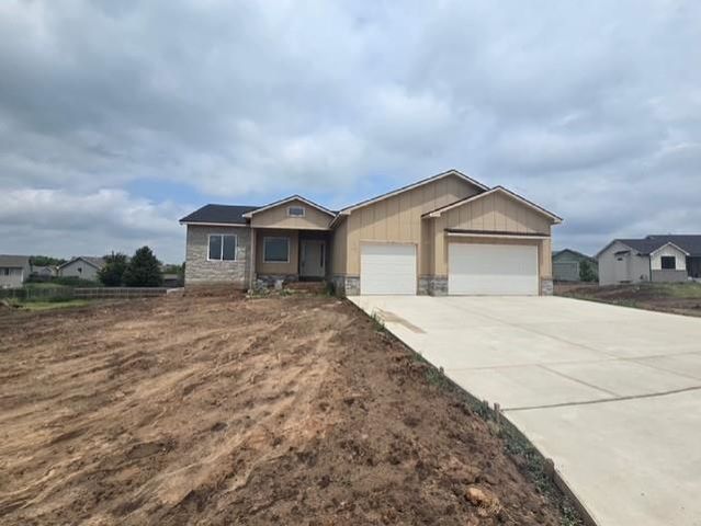 2910 E Burlington Cir, Park City, KS 67219