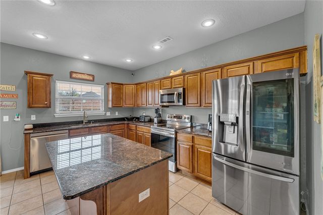 12014 Delaney Court, Farmington, AR 72730