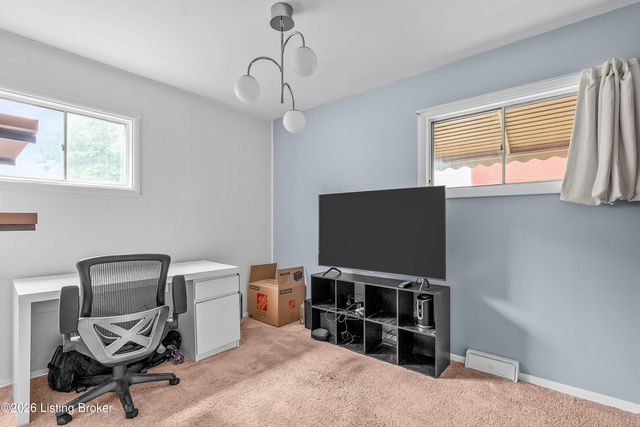 4911 Raven Rd, Louisville, KY 40213