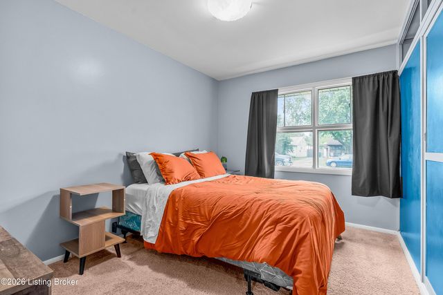 4911 Raven Rd, Louisville, KY 40213