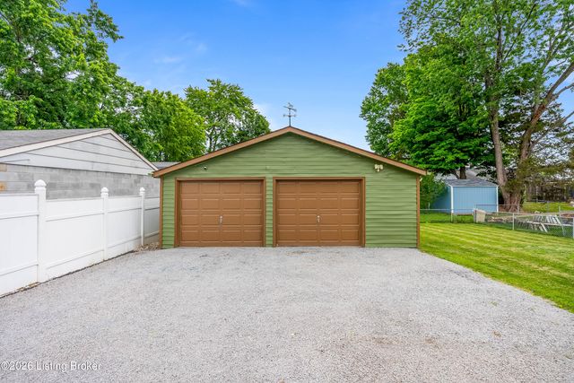 4911 Raven Rd, Louisville, KY 40213