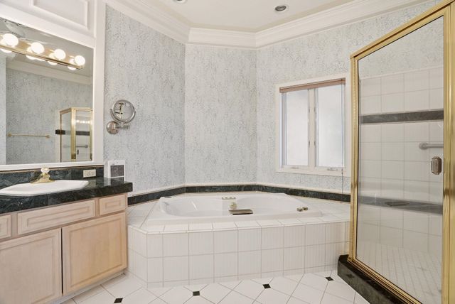 9108 N KENSINGTON Dr, Spokane, WA 99208