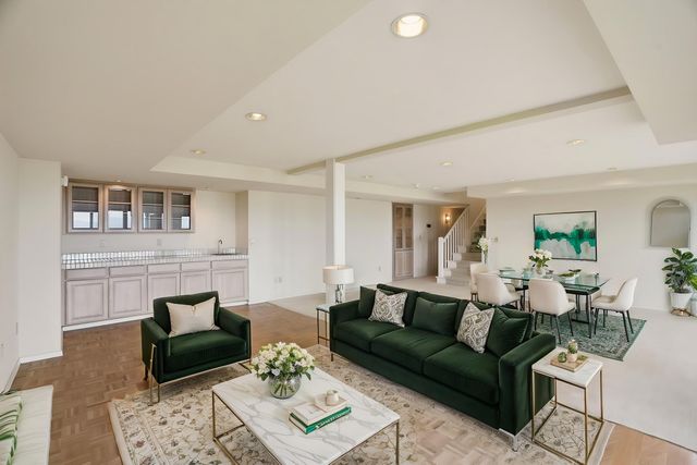9108 N KENSINGTON Dr, Spokane, WA 99208