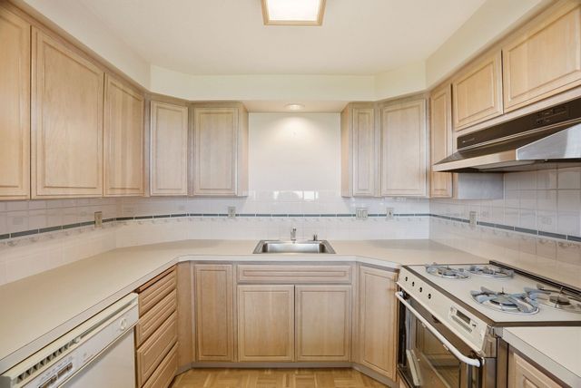 9108 N KENSINGTON Dr, Spokane, WA 99208
