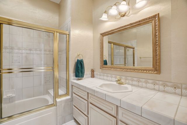9108 N KENSINGTON Dr, Spokane, WA 99208
