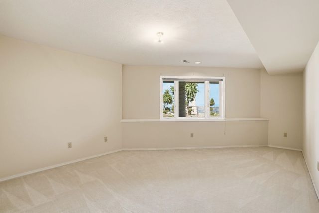 9108 N KENSINGTON Dr, Spokane, WA 99208