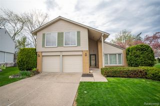 24387 Pinecrest Street, Novi, MI 48375