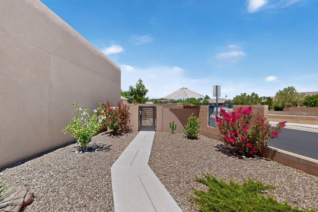 901 Purple Aster Drive, Bernalillo, NM 87004
