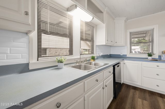 715 Robert Street, Breaux Bridge, LA 70517