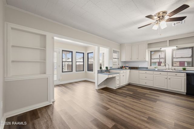 715 Robert Street, Breaux Bridge, LA 70517