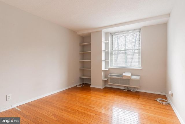 2030 N Adams St Apt 306, Arlington, VA 22201