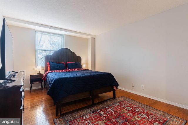 2030 N Adams St Apt 306, Arlington, VA 22201