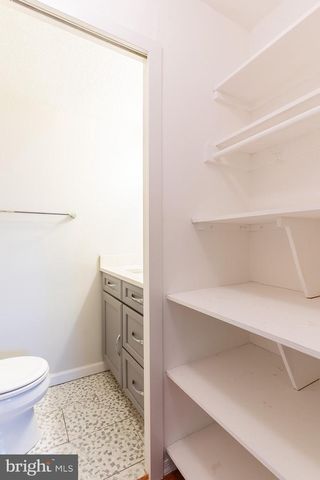 2030 N Adams St Apt 306, Arlington, VA 22201